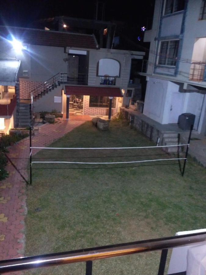 The Meadows Hotell Kodaikanal Exteriör bild